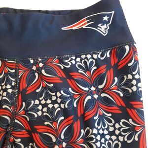 NFL Women's New England Patriots Red Blue Print Capri Legging Size Medium LNC